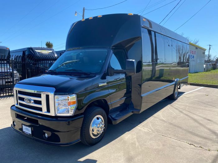 Black party bus – Timnath limo service